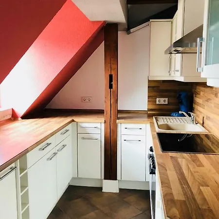 Lägenhet Sonnige 2-zi-wohnung Nahe Stadtmitte Und Messe